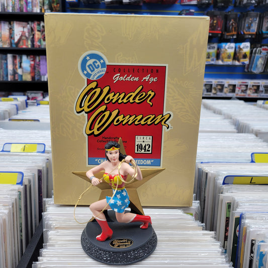 DC Comics Golden Age Wonder Woman Collectible Champion of Freedom Figure MM Consign