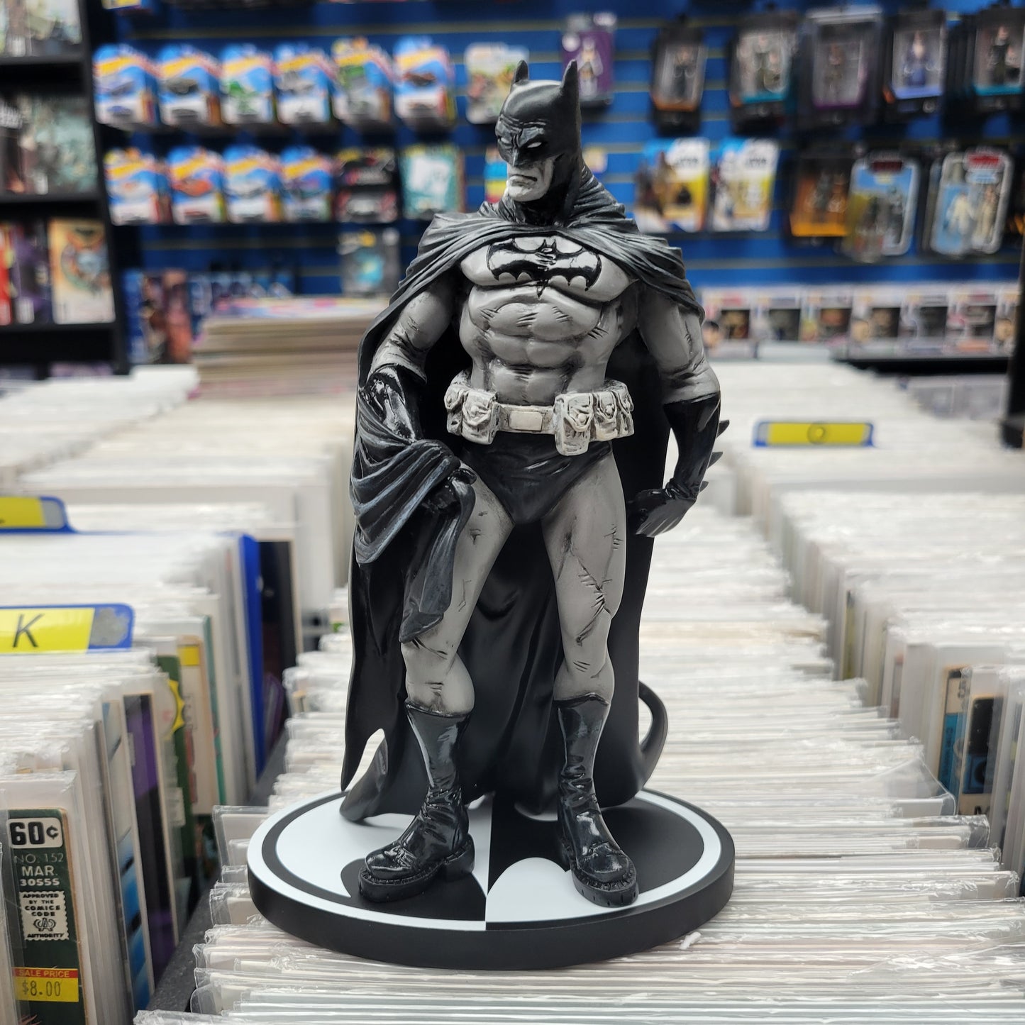 DC Direct Batman Black and White Statue Eduardo Risso