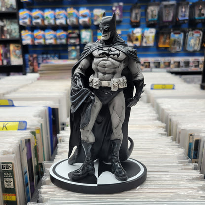 DC Direct Batman Black and White Statue Eduardo Risso