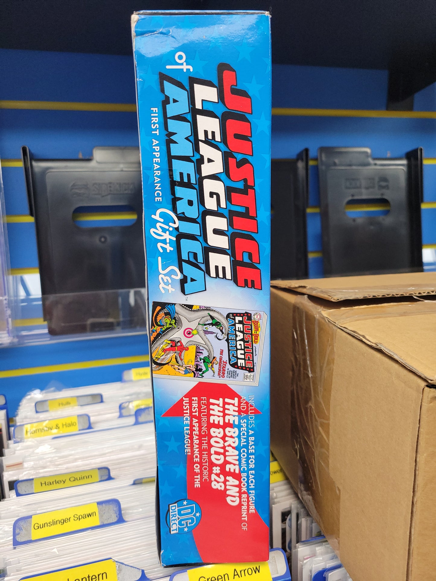 JUSTICE LEAGUE of AMERICA 1st Appearance Gift Set w/Reprint Brave & The Bold #28