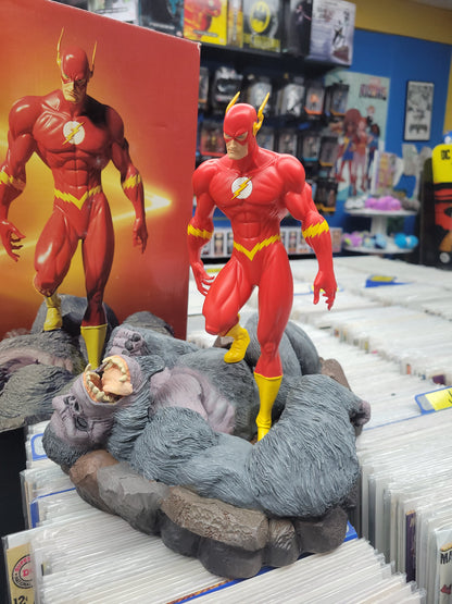 DC Direct The Flash vs Gorilla Grodd Statue