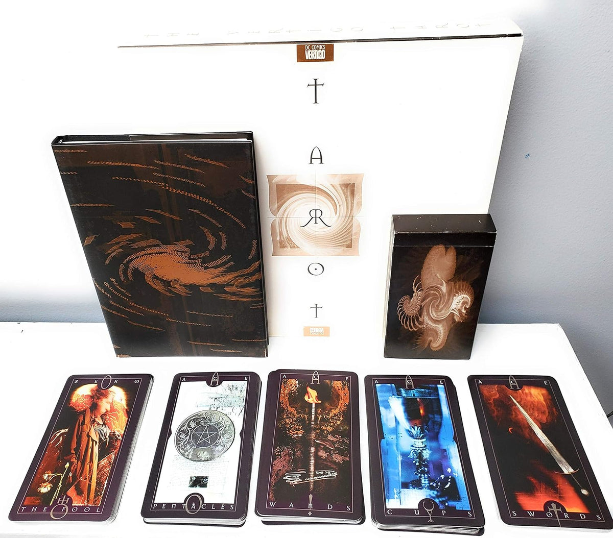 Vertigo Tarot Set/Book