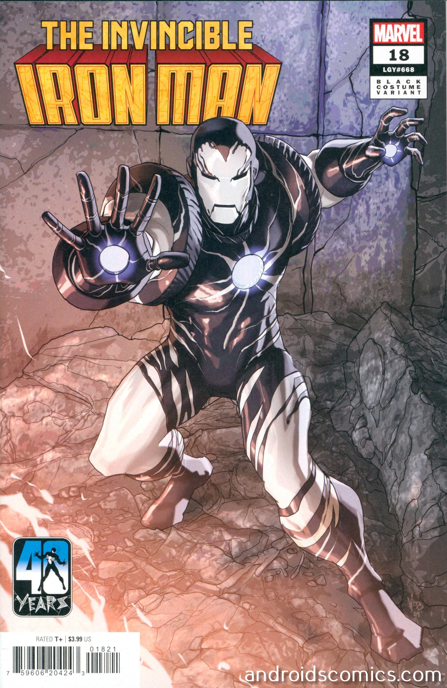 Invincible Iron Man #18 Pete Woods Black Costume Variant